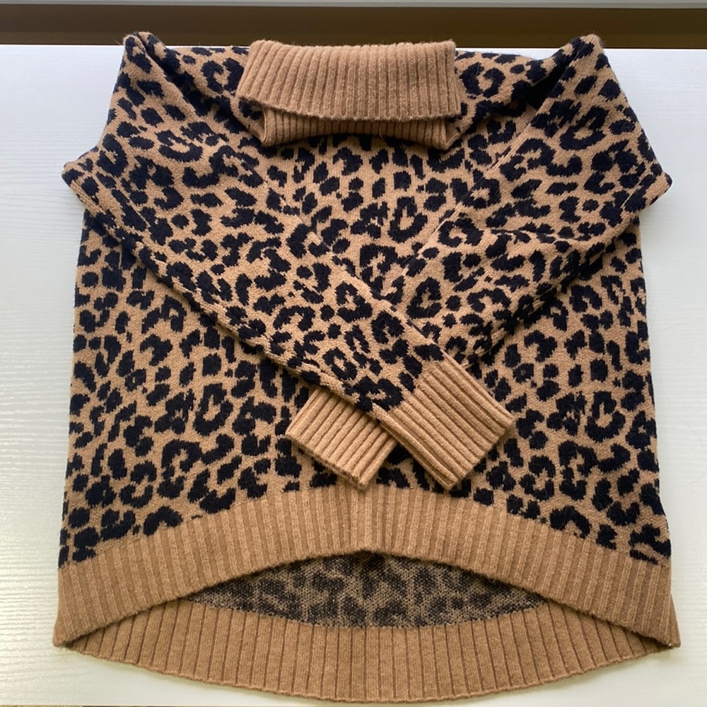Jcrew, leopard print sweater size extra small
